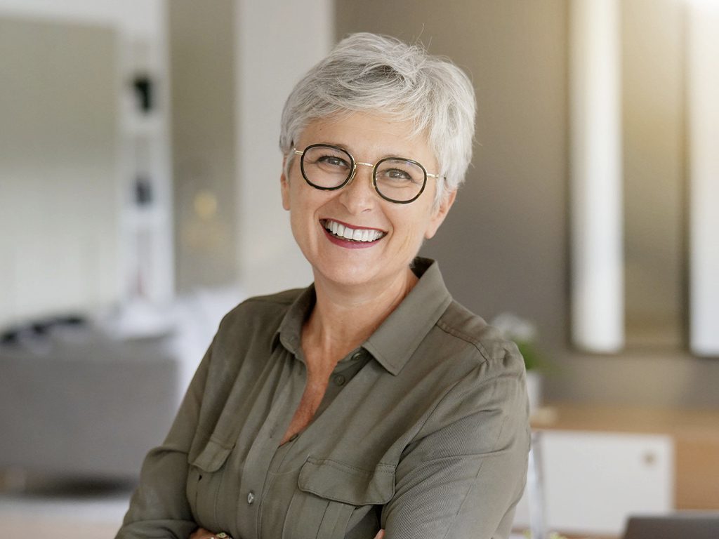 _Dental Implants and All on X_384171595